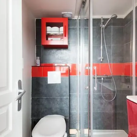 Ideal For Exploring Paris On Foot Exterior photo