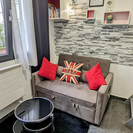Ideal For Exploring Paris On Foot Exterior photo