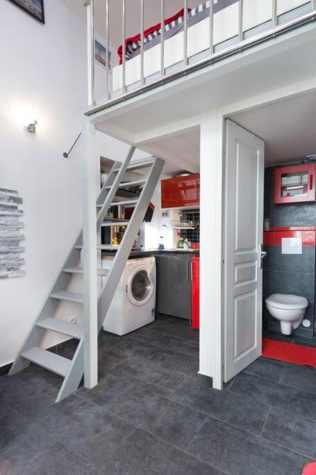 Ideal For Exploring On Foot Apartment Paris