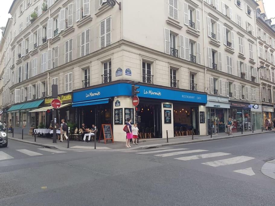 Ideal For Exploring On Foot Apartment Paris