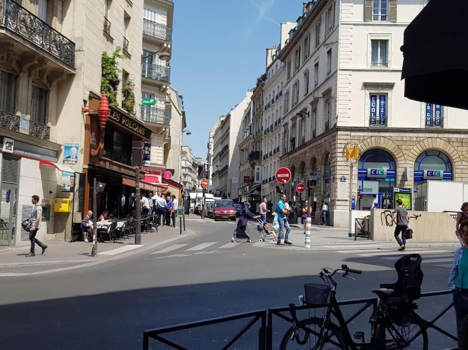 Ideal For Exploring On Foot Appartement Parijs